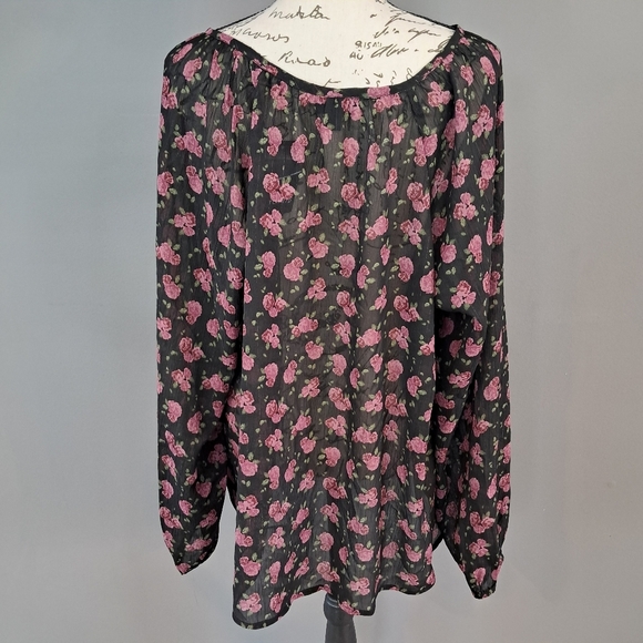 Torrid Womens Top Size 00 M/L Black Pink Floral Print Pullover Sheer New - Picture 2 of 10